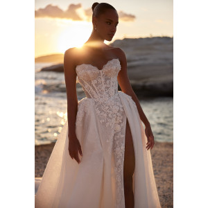 Reya IN STORE NOW....